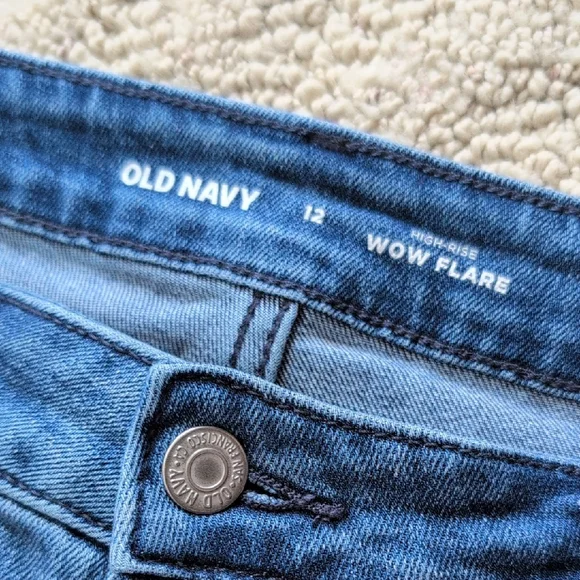 Women's Old Navy High-Rise WOW Flare Jeans - Blue - Picture 2 of 4